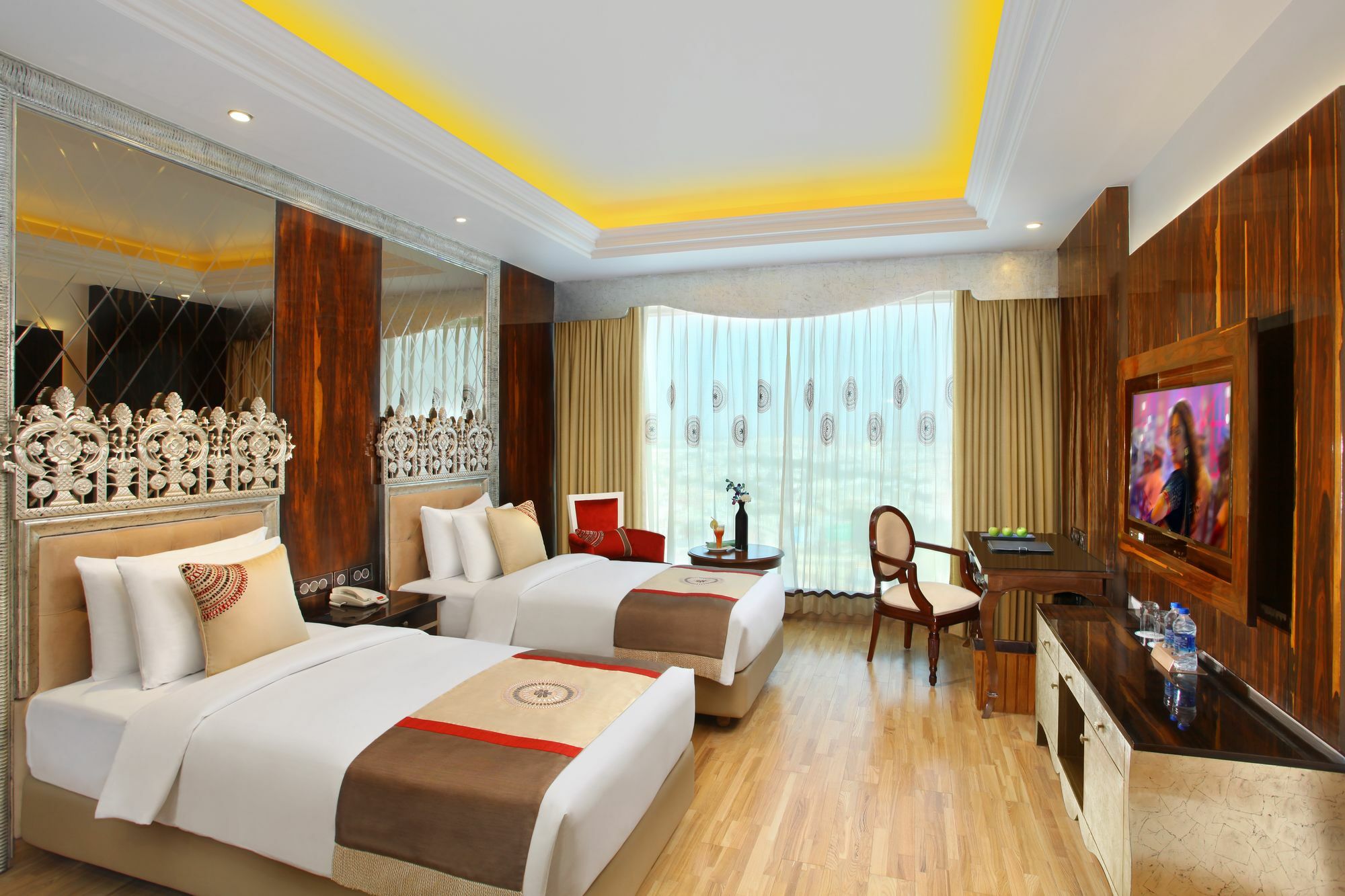 Seven Seas Hotel New Delhi Exterior photo
